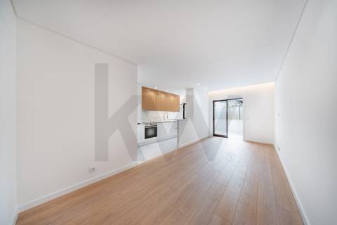 Apartamento T1 com Terraço na Rua Luís Soares Barbosa (Braga Parque)