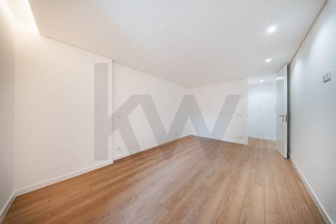 Apartamento T1 com Terraço na Rua Luís Soares Barbosa (Braga Parque)