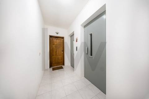 Apartamento T1 com Terraço na Rua Luís Soares Barbosa (Braga Parque)