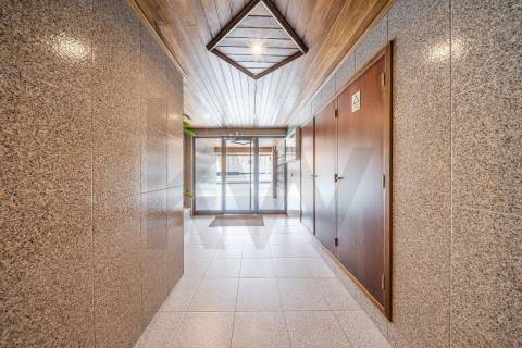 Apartamento T1 com Terraço na Rua Luís Soares Barbosa (Braga Parque)