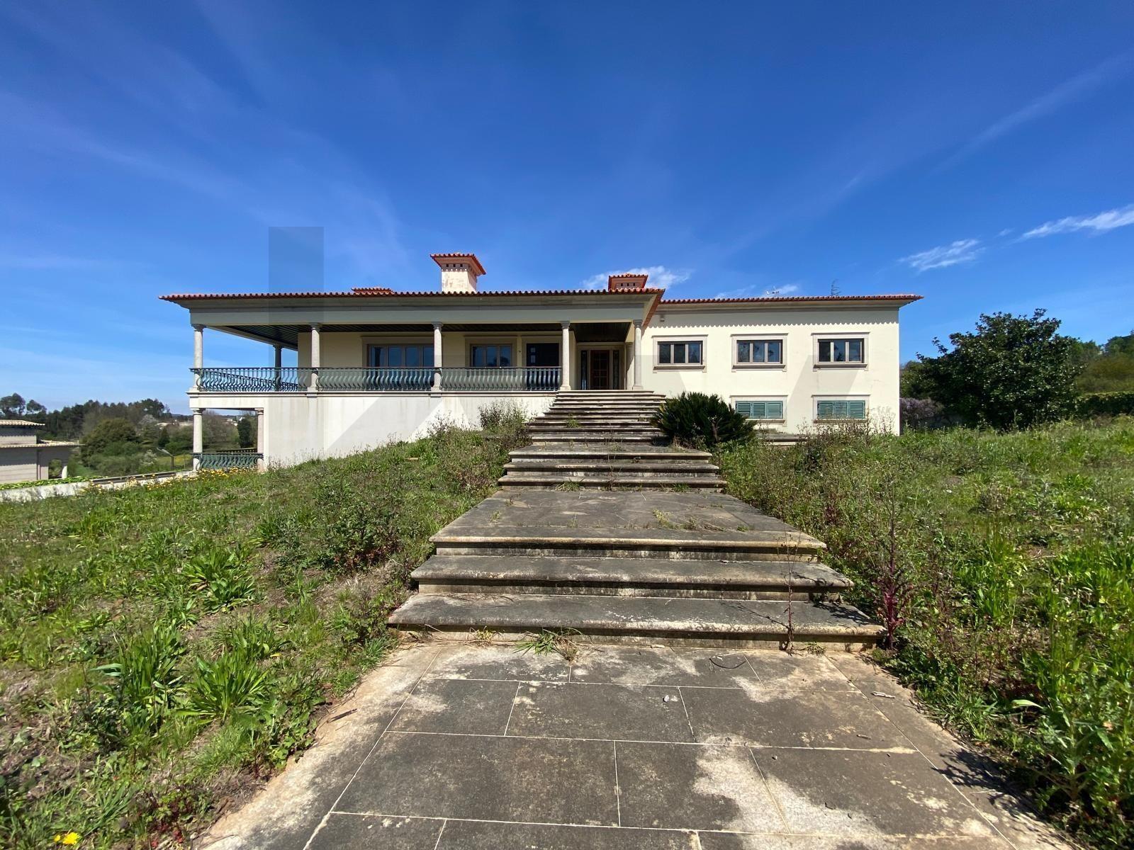 Moradia de Luxo T7 com Piscina Interior | Santo Tirso - Trofa