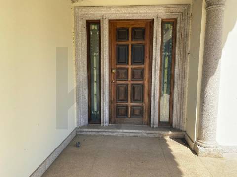 Moradia de Luxo T7 com Piscina Interior | Santo Tirso - Trofa