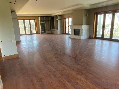 Moradia de Luxo T7 com Piscina Interior | Santo Tirso - Trofa