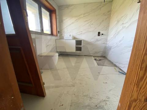 Moradia de Luxo T7 com Piscina Interior | Santo Tirso - Trofa