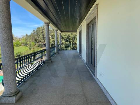 Moradia de Luxo T7 com Piscina Interior | Santo Tirso - Trofa