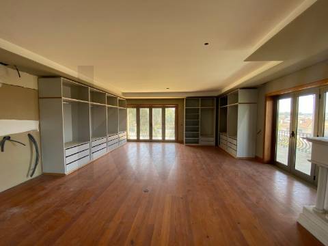 Moradia de Luxo T7 com Piscina Interior | Santo Tirso - Trofa