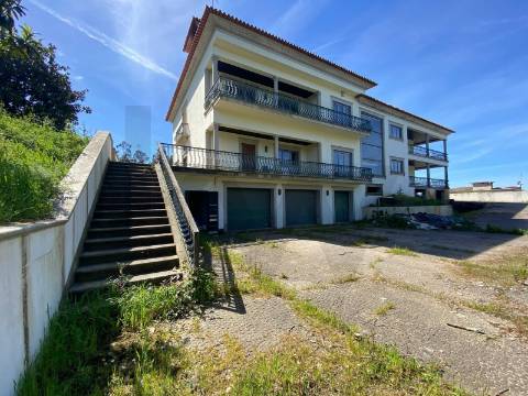 Moradia de Luxo T7 com Piscina Interior | Santo Tirso - Trofa