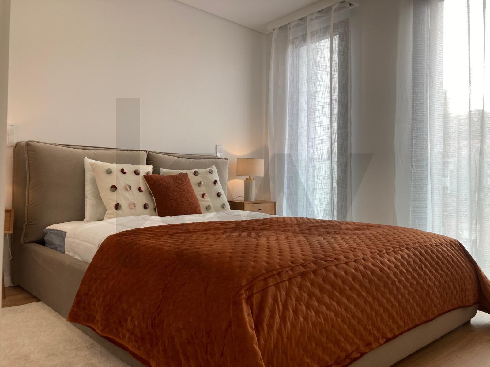 Apartamento T1 para arrendamento no Centro Porto