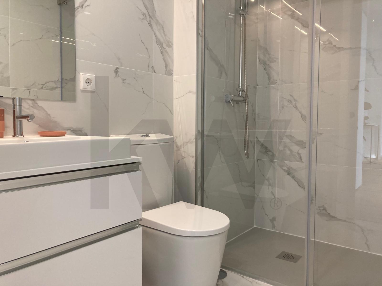 Apartamento T1 para arrendamento no Centro Porto