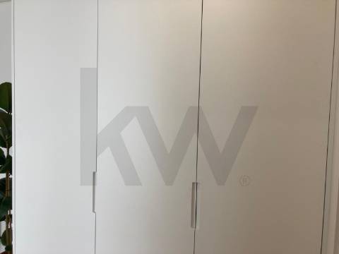 Apartamento T1 para arrendamento no Centro Porto