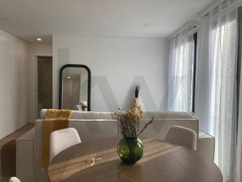 Apartamento T1 para arrendamento no Centro Porto