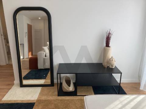 Apartamento T1 para arrendamento no Centro Porto