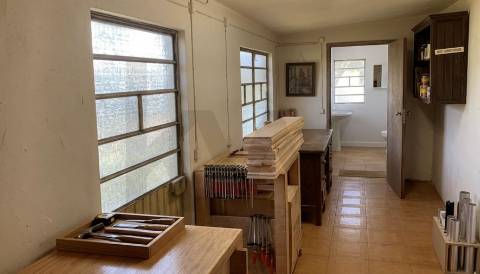 Armazém para Conversão em Moradia T2 – Vilar de Mouros