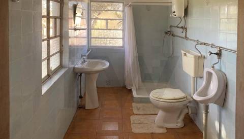 Armazém para Conversão em Moradia T2 – Vilar de Mouros