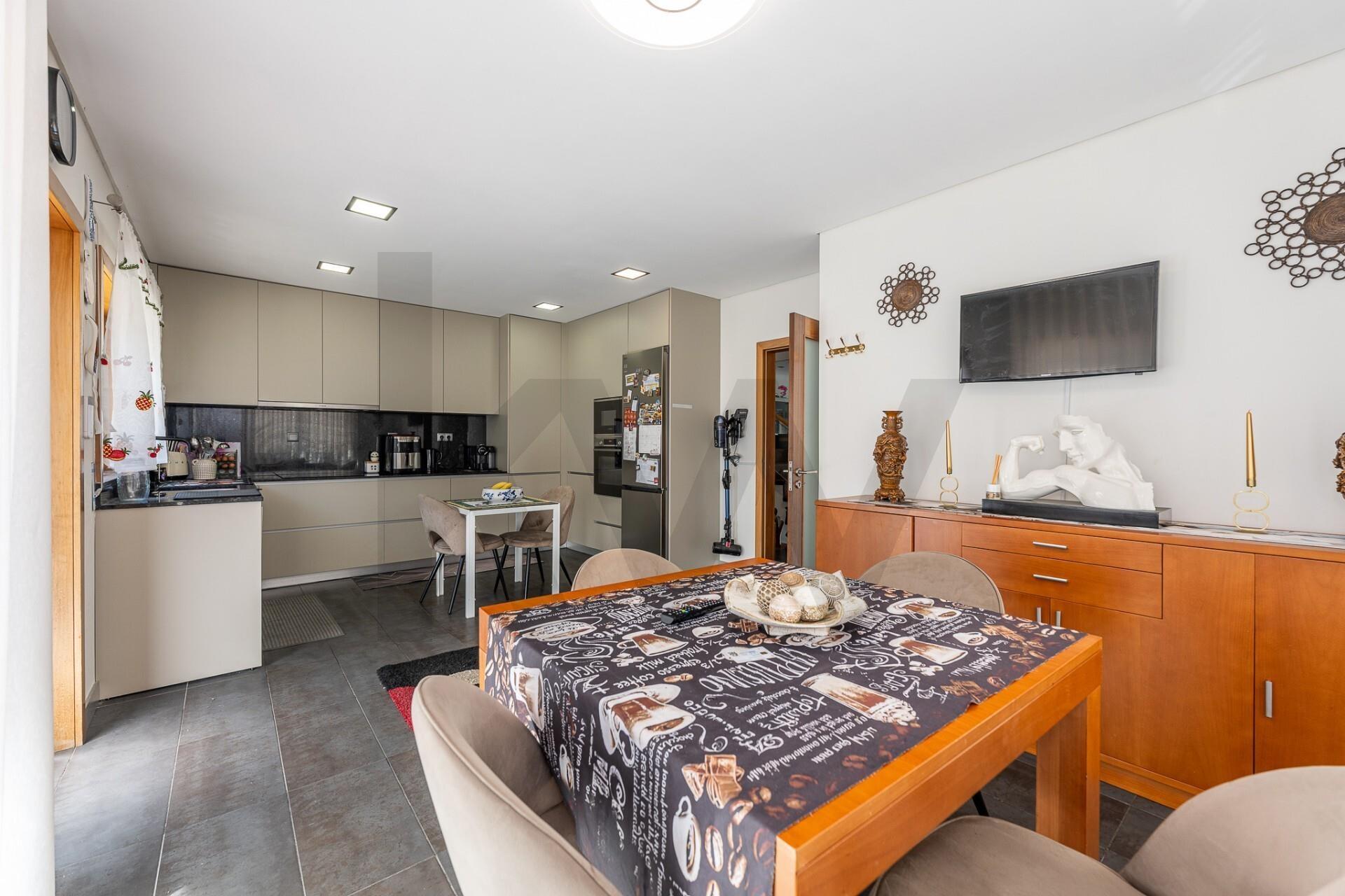 Moradia T3 com jardim e garagem, Jovim, Gondomar
