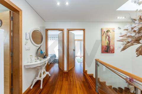 Moradia T3 com jardim e garagem, Jovim, Gondomar