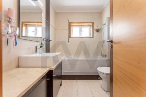 Moradia T3 com jardim e garagem, Jovim, Gondomar