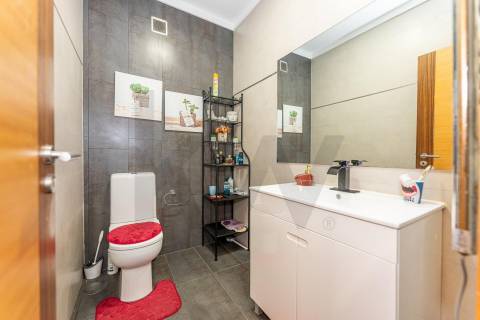 Moradia T3 com jardim e garagem, Jovim, Gondomar