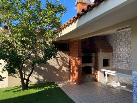 Moradia T3 com garagem e jardim - Vila do Conde