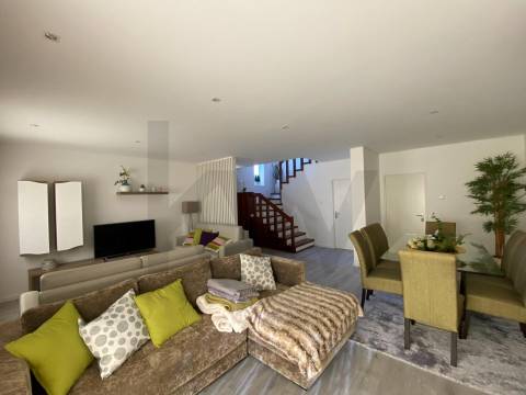 Moradia T3 com garagem e jardim - Vila do Conde