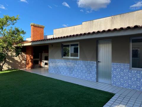 Moradia T3 com garagem e jardim - Vila do Conde