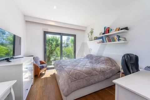 Moradia T4 térrea de construção recente com terreno em Serreleis, Viana do Castelo