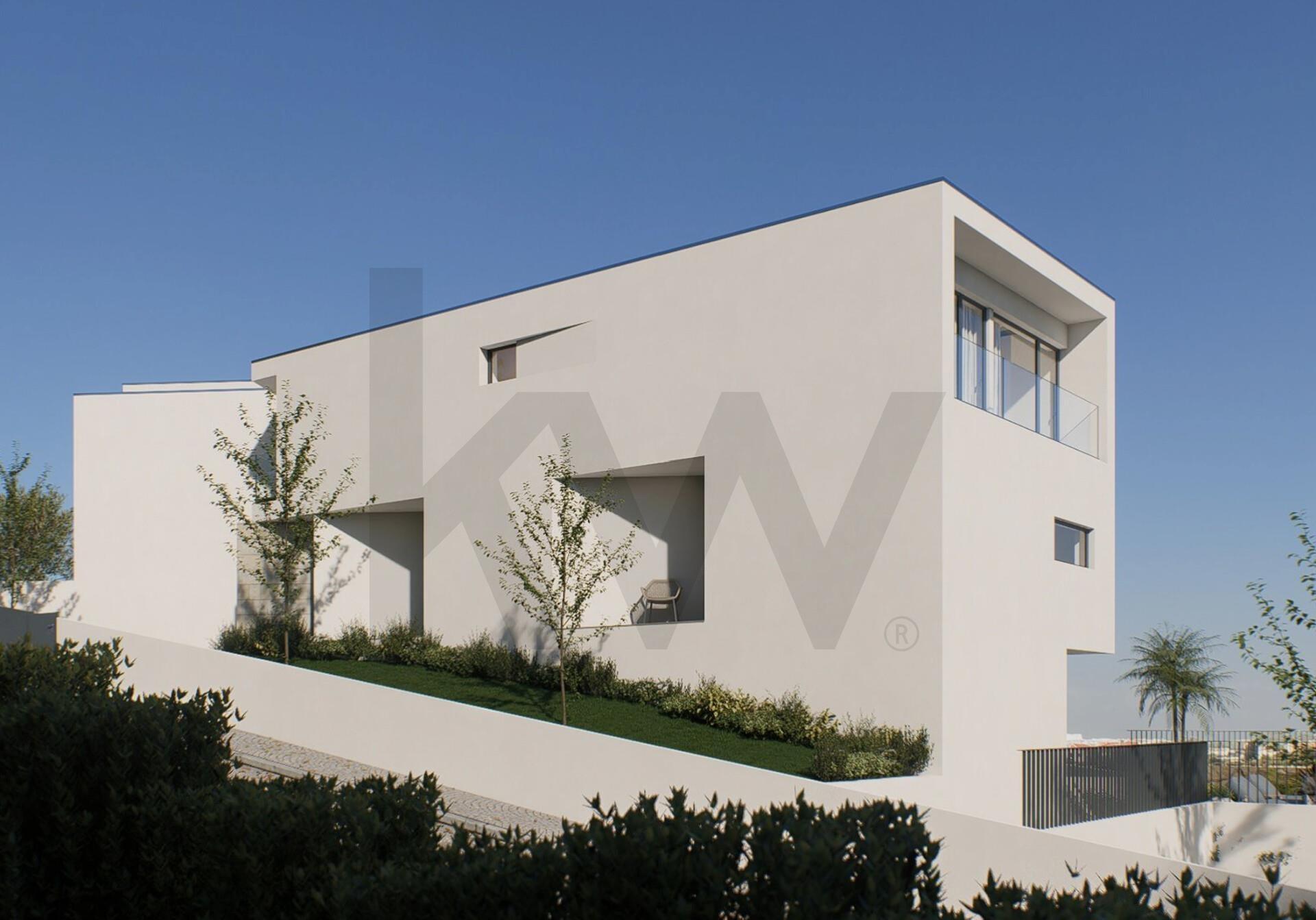 Moradia T3 de Três Frentes | Condomínio Fechado | Piscina - Jardim | Box duas Viaturas | Gondomar
