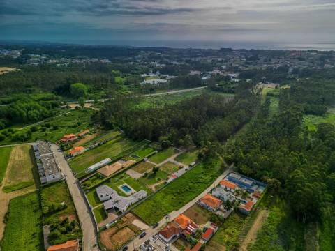 TERRENO – R. Lavoura - Perosinho – Gaia – 2.810 m2