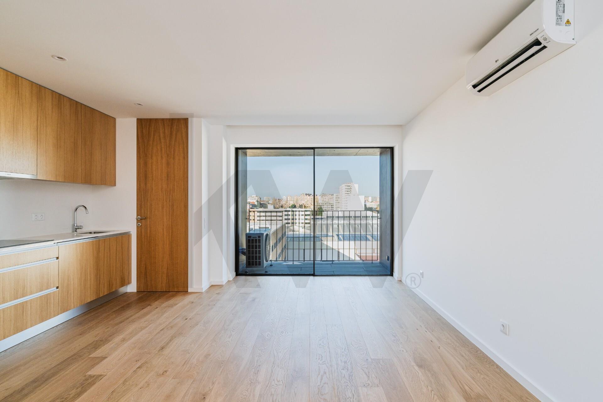 Apartamento T2 com varanda e garagem para venda em Matosinhos Sul