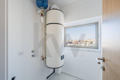 Apartamento T2 com varanda e garagem para venda em Matosinhos Sul
