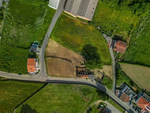 TERRENO  - 2.742 m2 Rua Pousada - Perosinho - V.N.Gaia