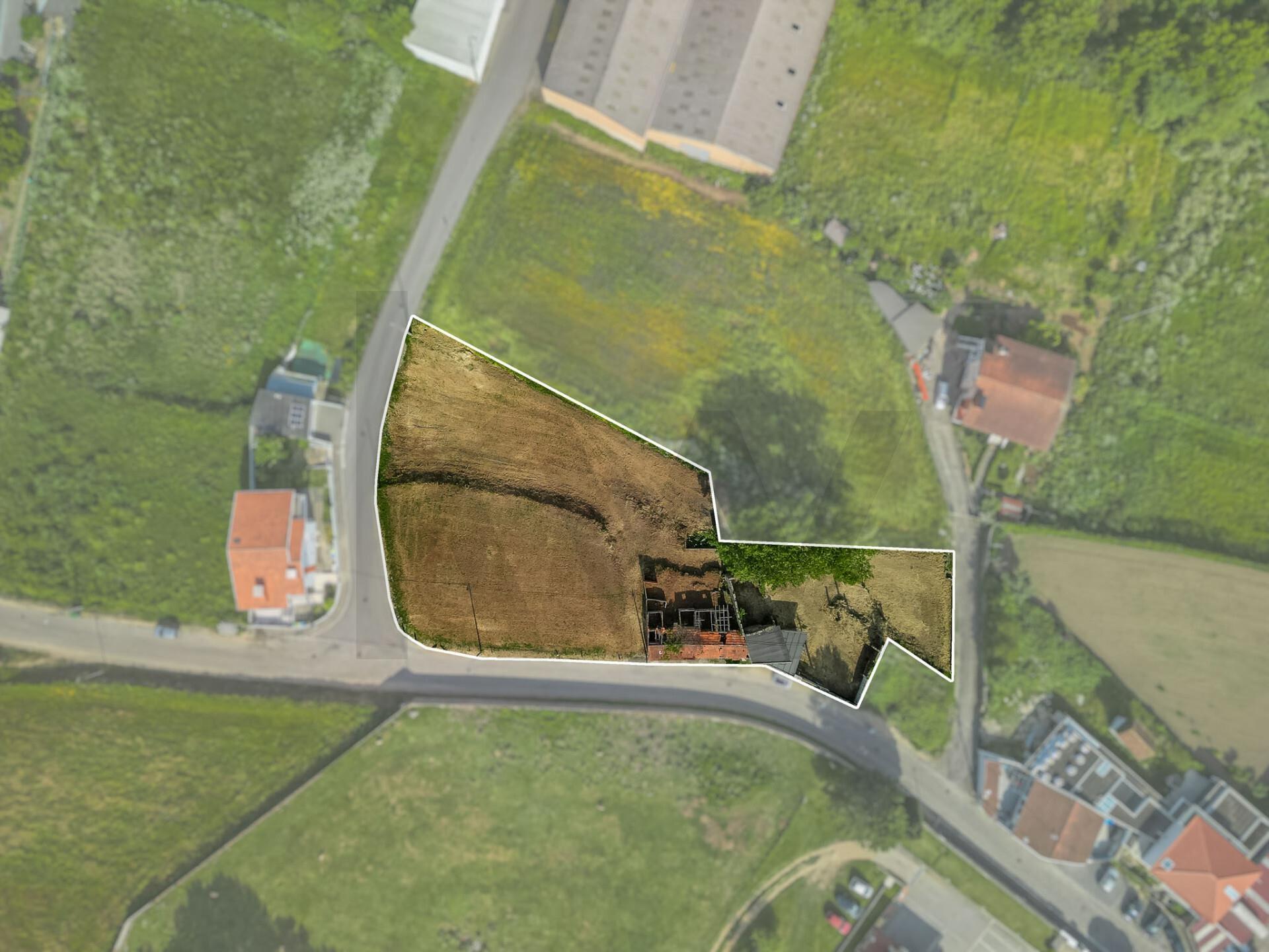 TERRENO  - 2.742 m2 Rua Pousada - Perosinho - V.N.Gaia