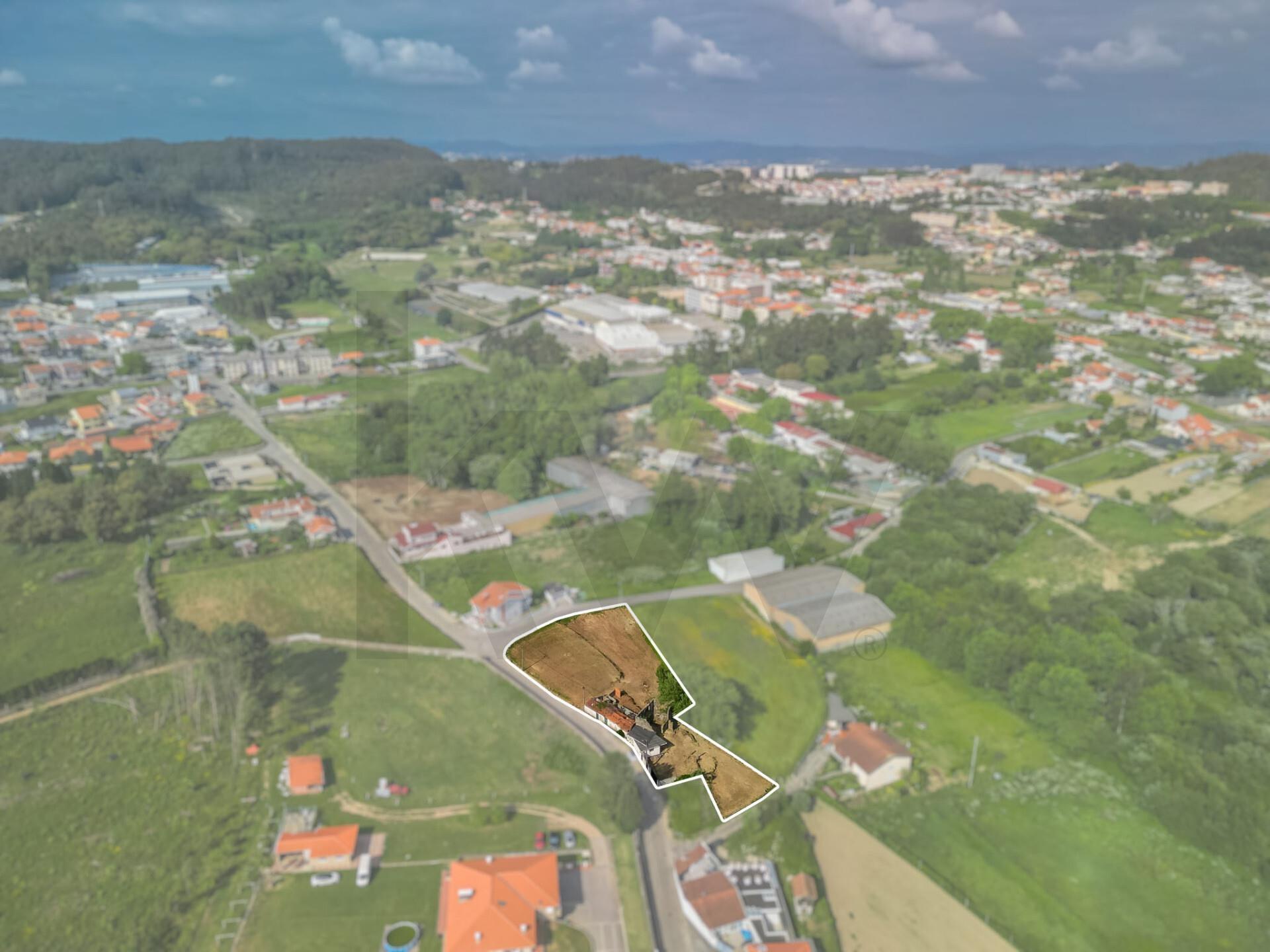 TERRENO  - 2.742 m2 Rua Pousada - Perosinho - V.N.Gaia