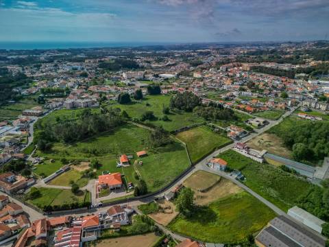 TERRENO  - 2.742 m2 Rua Pousada - Perosinho - V.N.Gaia