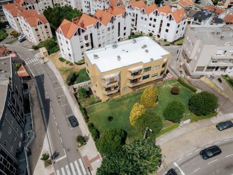 Apartamento T2 Renovado, com garagem e varandas em Baguim do Monte - Gondomar