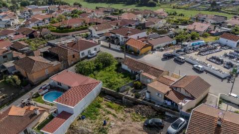 Moradia para Recuperar em Outeiro do Sino - Fradelos - Vila Nova de Famalicão