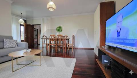  Arrendamento Andar de  Moradia T3,  com Jardim e Garagem Box, Próximo do Centro de Amarante