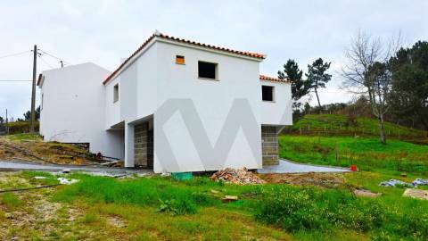 MORADIA NOVA T3 com Jardim e Garagem, junto ao do Hospital de Amarante