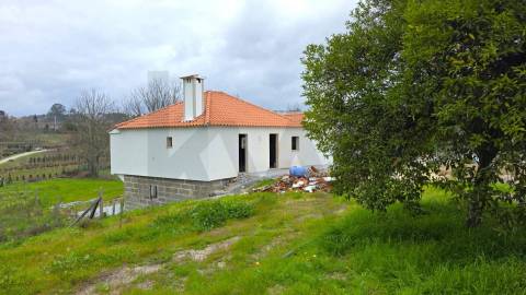 MORADIA NOVA T3 com Jardim e Garagem, junto ao do Hospital de Amarante