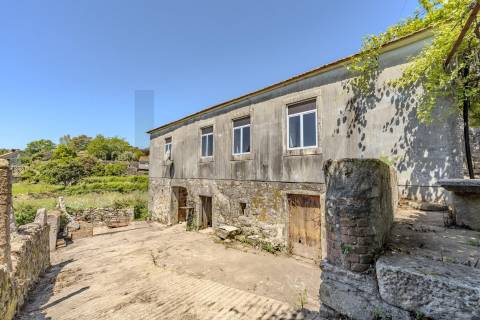 Moradia T3+1 em Pedra para Reabilitação | Riba de Âncora – Caminha