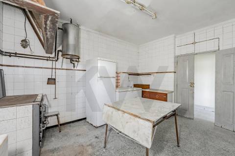 Moradia T3+1 em Pedra para Reabilitação | Riba de Âncora – Caminha