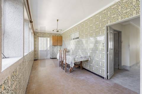 Moradia T3+1 em Pedra para Reabilitação | Riba de Âncora – Caminha
