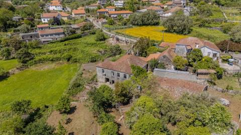 Moradia T3+1 em Pedra para Reabilitação | Riba de Âncora – Caminha