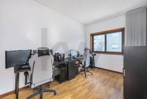 Andar Moradia T2 Renovado com Garagem - Rio Tinto, Gondomar