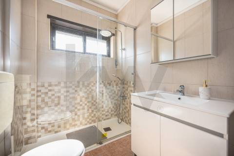 Andar Moradia T2 Renovado com Garagem - Rio Tinto, Gondomar