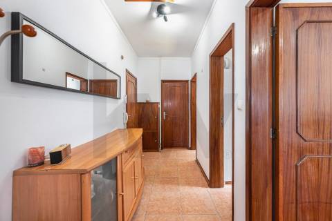 Andar Moradia T2 Renovado com Garagem - Rio Tinto, Gondomar