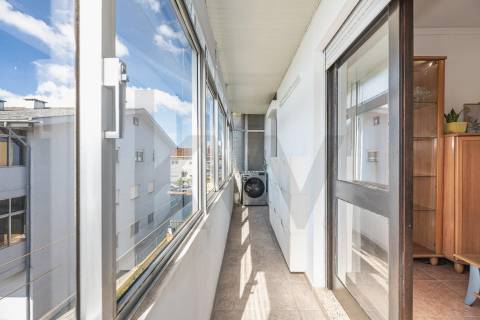 Andar Moradia T2 Renovado com Garagem - Rio Tinto, Gondomar