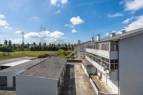 Andar Moradia T2 Renovado com Garagem - Rio Tinto, Gondomar