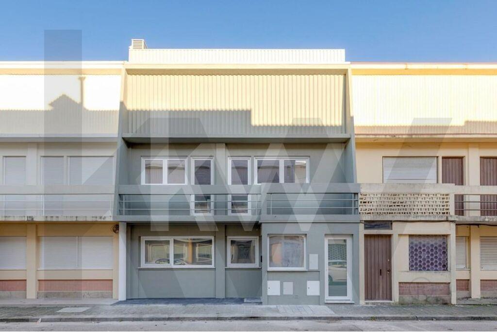 Apartamento  T4, duplex ,totalmente remodelado perto da Boavista.