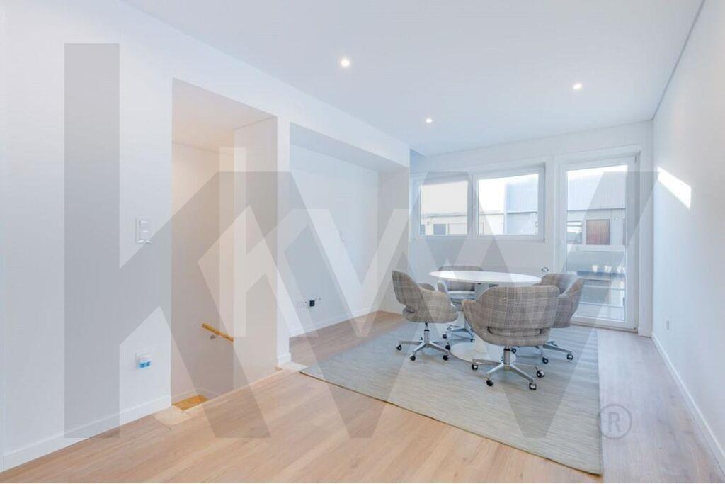 Apartamento  T4, duplex ,totalmente remodelado perto da Boavista.